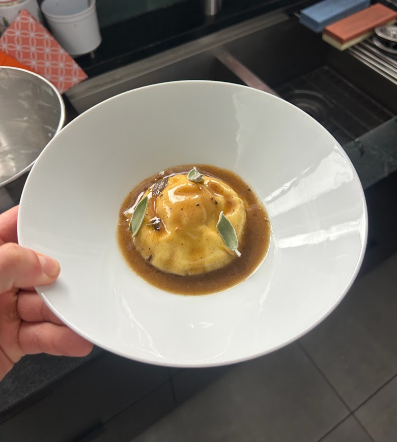 Egg yolk raviolo